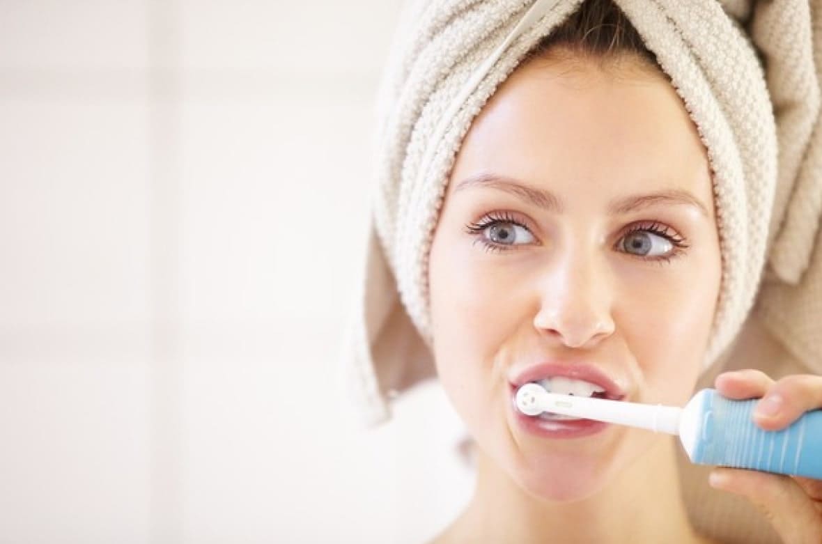Как выбрать электрическую зубную щетку для взрослых?
