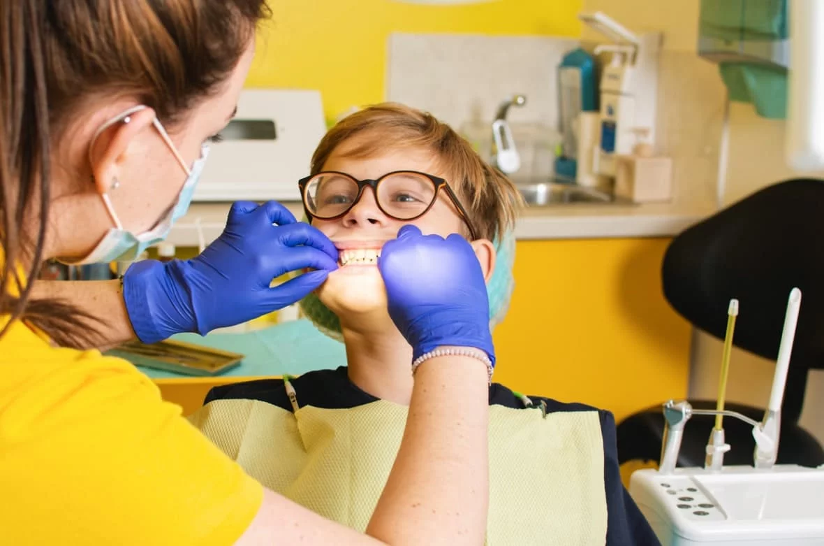 Платна дитяча стоматологія та державна клініка – чи є різниця?