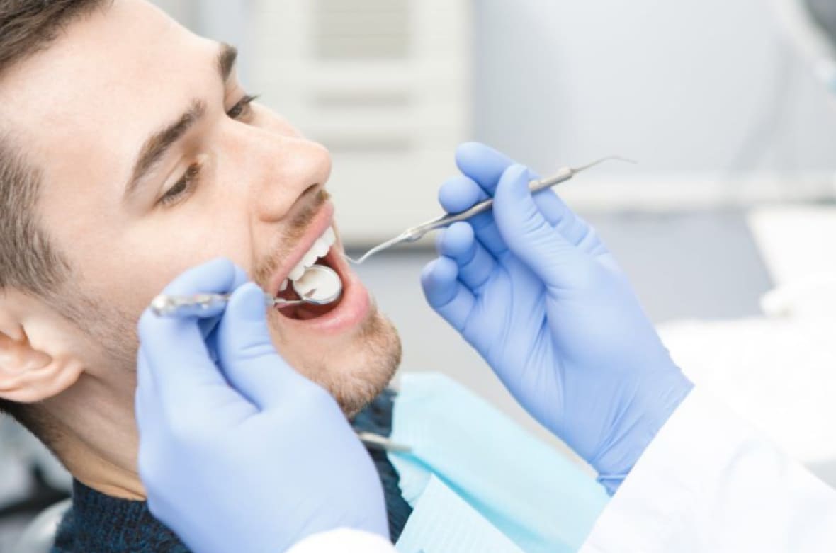 Болять усі зуби – як визначити джерело проблеми?