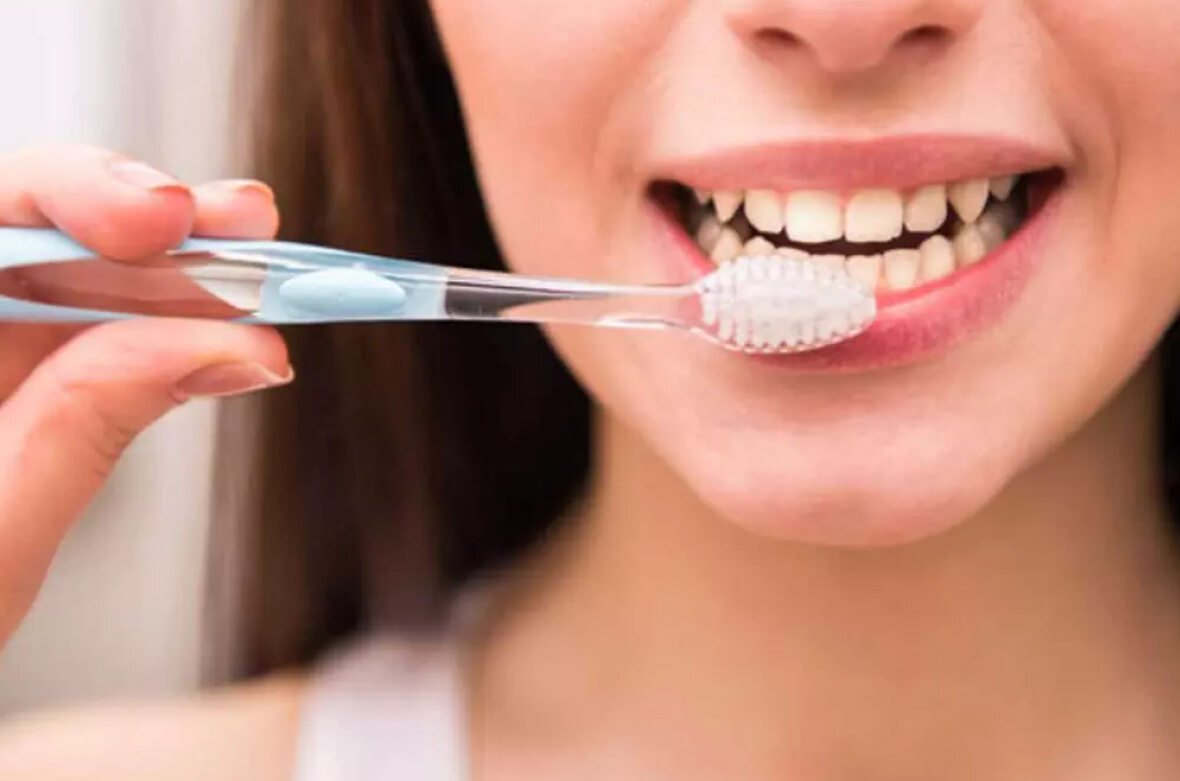 Скільки разів на день потрібно чистити зуби?